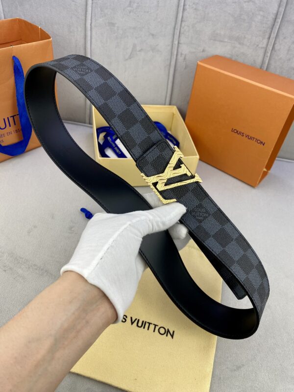 1:1 Replica Louis Vuitton Iconic Reversible LV Belt Black LV Women Belt