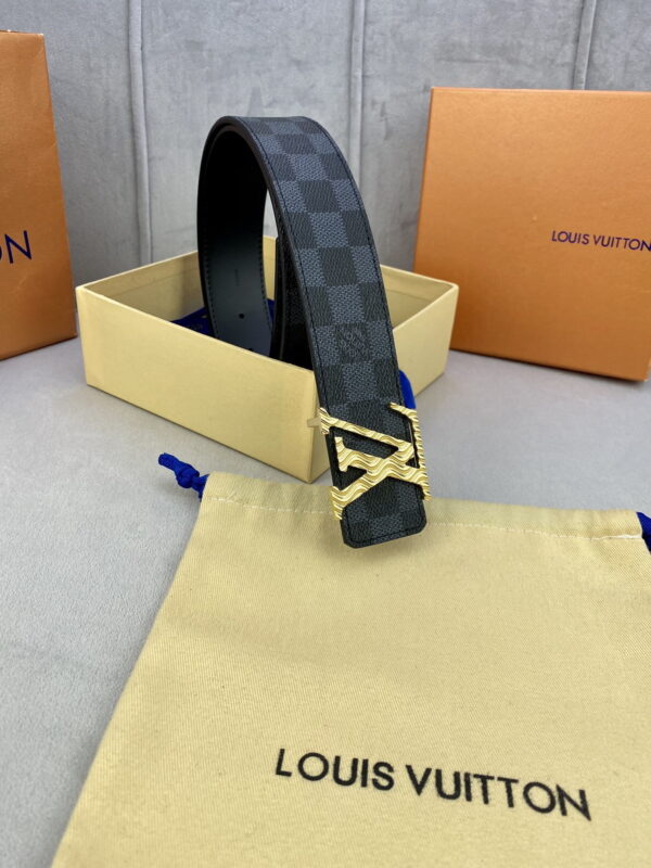 1:1 Replica Louis Vuitton Iconic Reversible LV Belt Black LV Women Belt