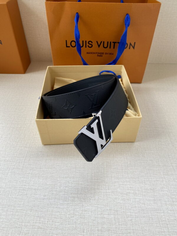 1:1 Replica Louis Vuitton Iconic Reversible LV Belt Black LV Women Belt
