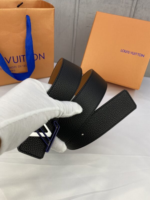 1:1 Replica Louis Vuitton Iconic Reversible LV Belt Black LV Women Belt