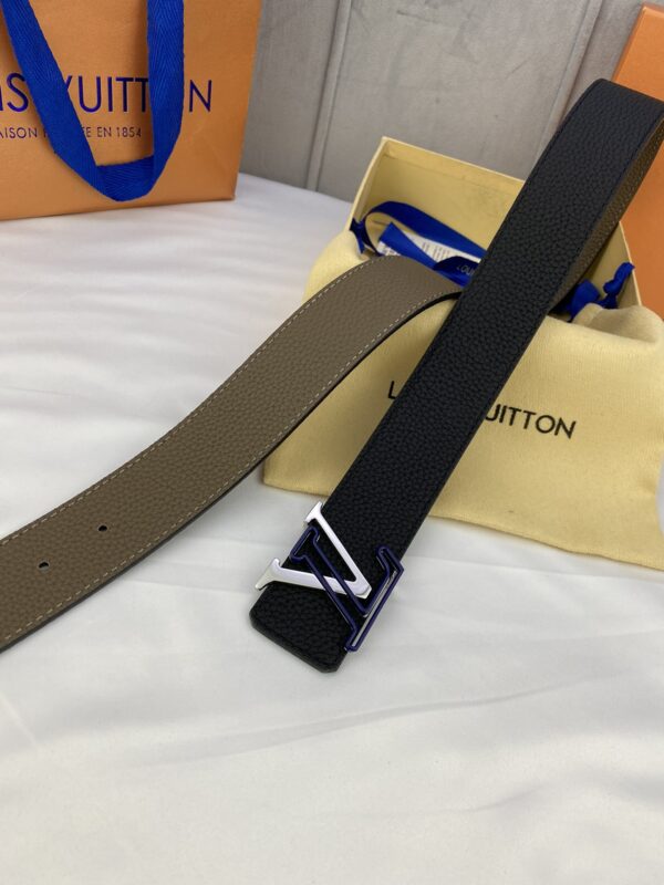 1:1 Replica Louis Vuitton Iconic Reversible LV Belt Black LV Women Belt