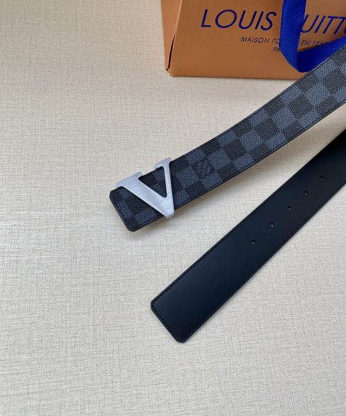1:1 Replica Louis Vuitton Iconic Reversible LV Belt Black LV Women Belt