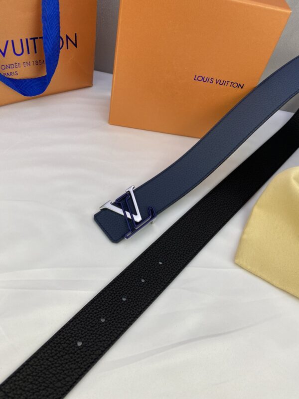 1:1 Replica Louis Vuitton Iconic Reversible LV Belt Black LV Women Belt