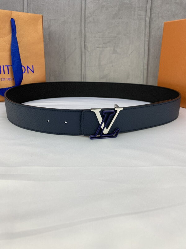 1:1 Replica Louis Vuitton Iconic Reversible LV Belt Black LV Women Belt