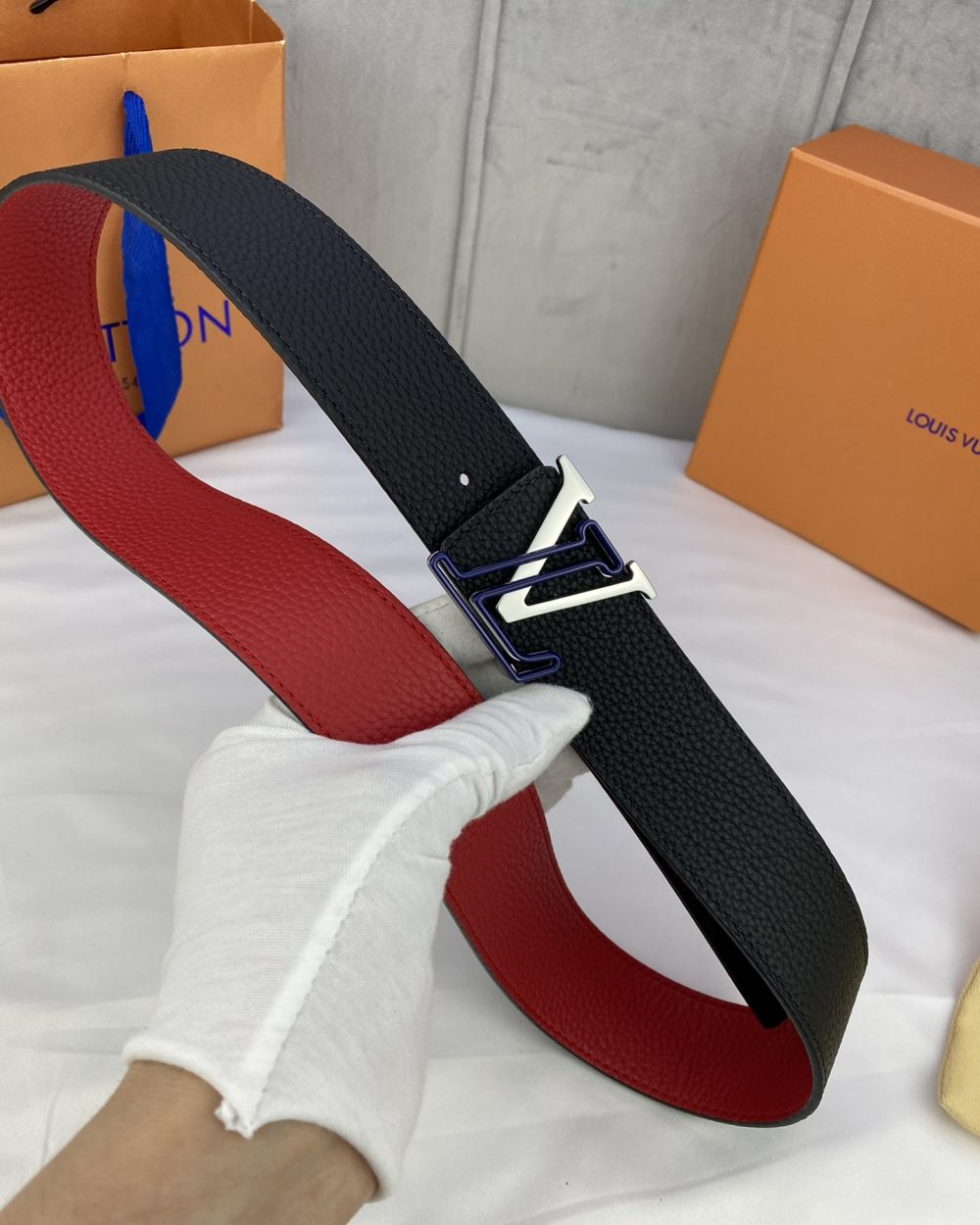 1:1 Replica Louis Vuitton Iconic Reversible LV Belt Black LV Women Belt