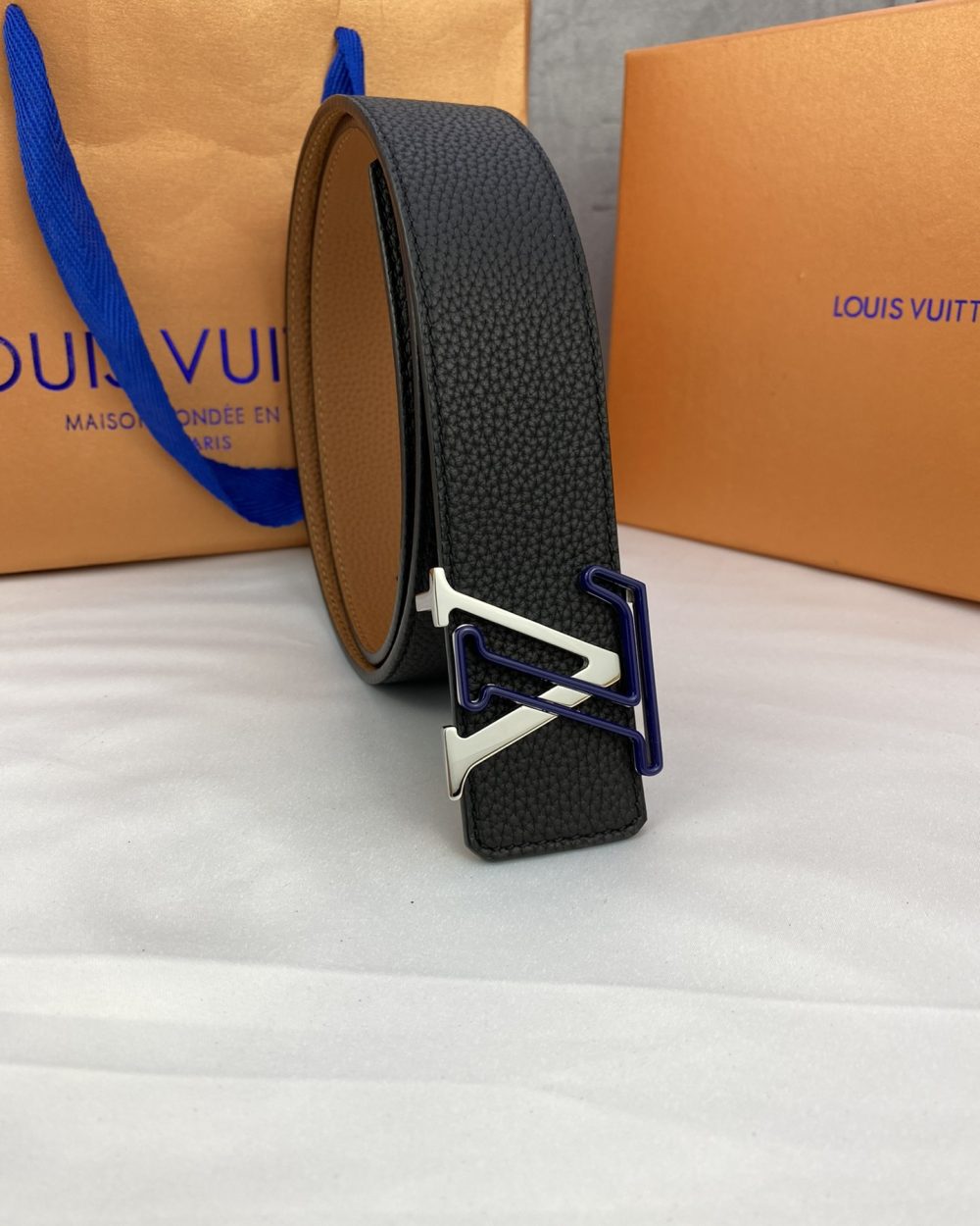 1:1 Replica Louis Vuitton Iconic Reversible LV Belt Black LV Women Belt