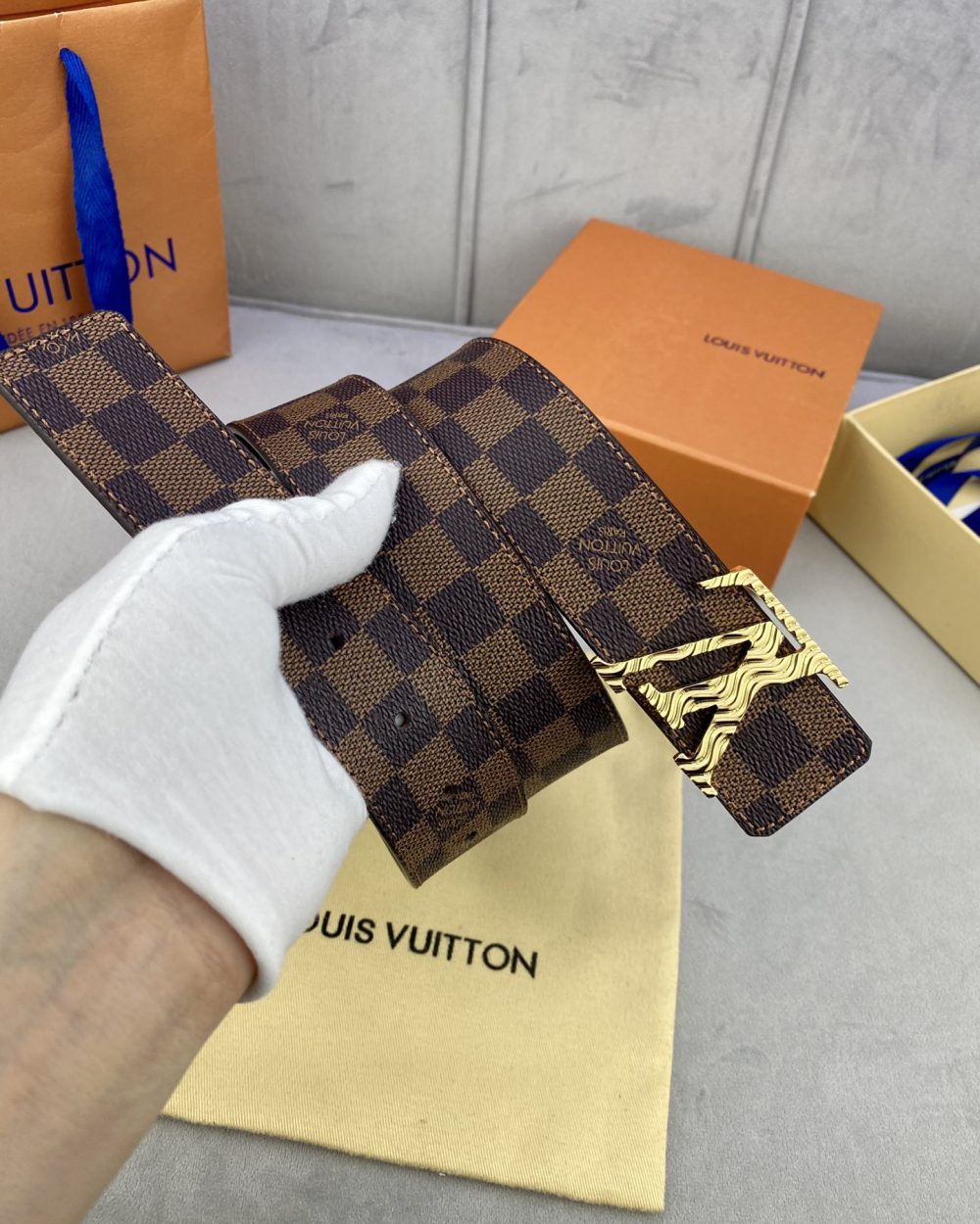 1:1 Replica Louis Vuitton Iconic Reversible LV Belt Brown LV Women Belt