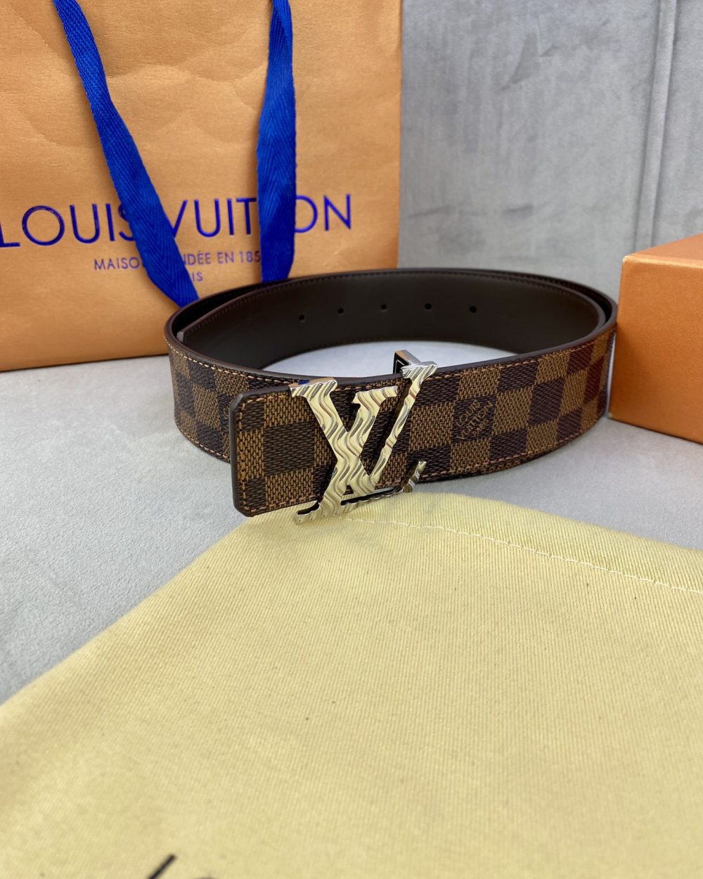 1:1 Replica Louis Vuitton Iconic Reversible LV Belt Brown LV Women Belt