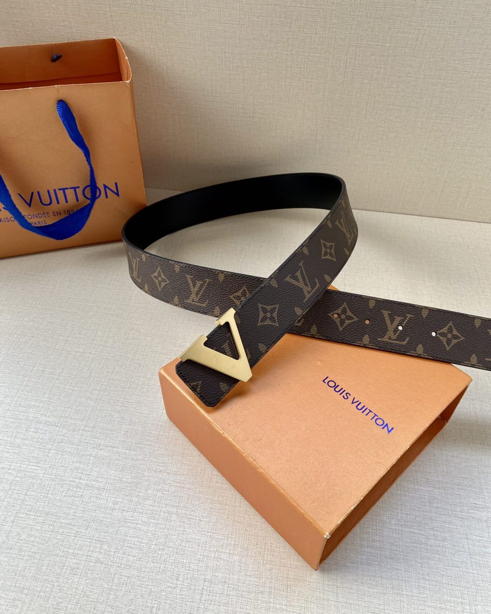 1:1 Replica Louis Vuitton Iconic Reversible LV Belt Brown LV Women Belt
