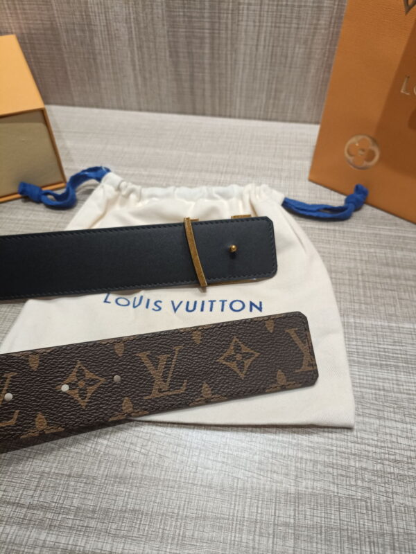 1:1 Replica Louis Vuitton Iconic Reversible LV Belt Brown LV Women Belt
