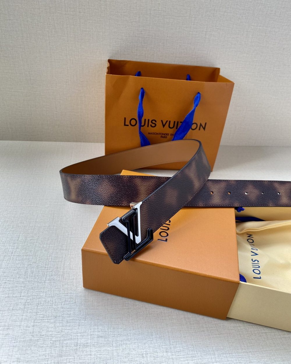 1:1 Replica Louis Vuitton Iconic Reversible LV Belt Brown LV Women Belt