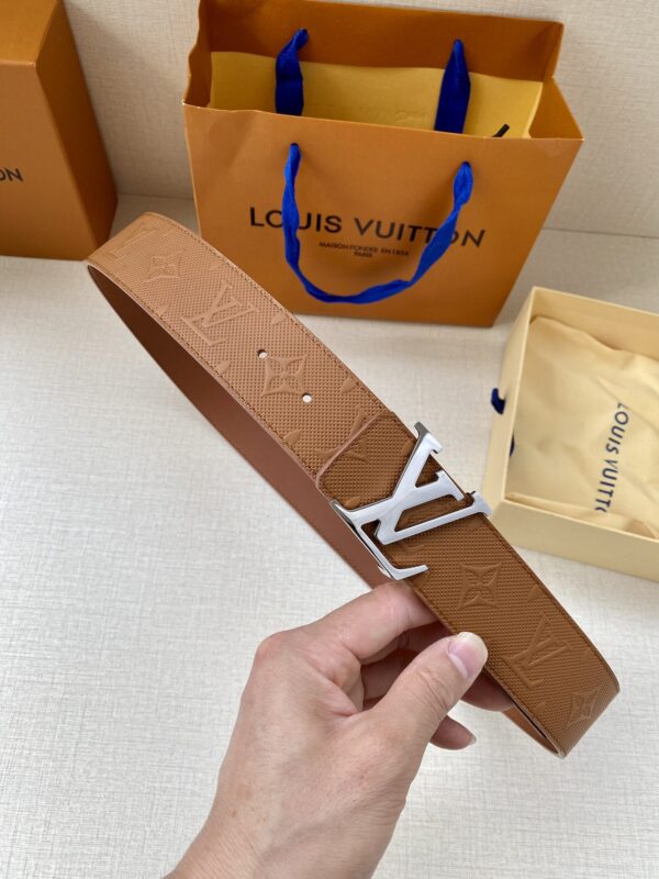 1:1 Replica Louis Vuitton Iconic Reversible LV Belt Brown LV Women Belt
