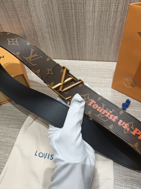 1:1 Replica Louis Vuitton Iconic Reversible LV Belt Brown LV Women Belt