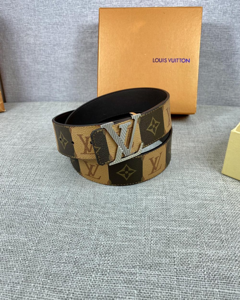 1:1 Replica Louis Vuitton Iconic Reversible LV Belt Brown LV Women Belt