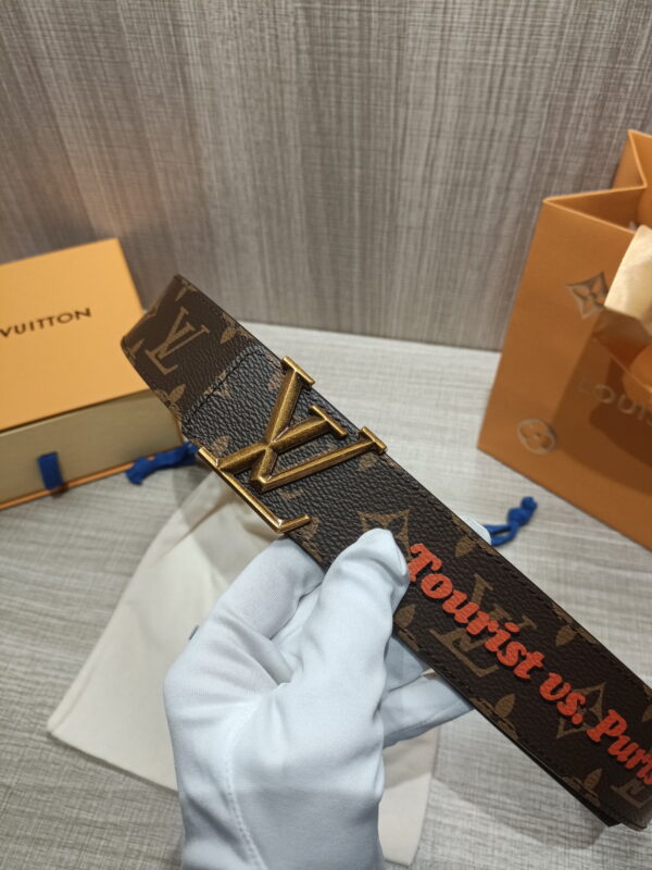 1:1 Replica Louis Vuitton Iconic Reversible LV Belt Brown LV Women Belt