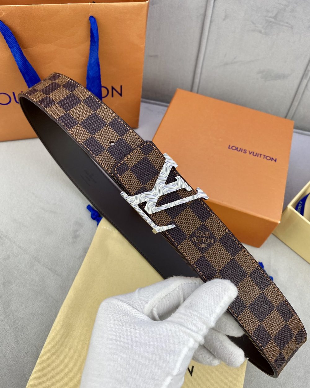 1:1 Replica Louis Vuitton Iconic Reversible LV Belt Brown LV Women Belt