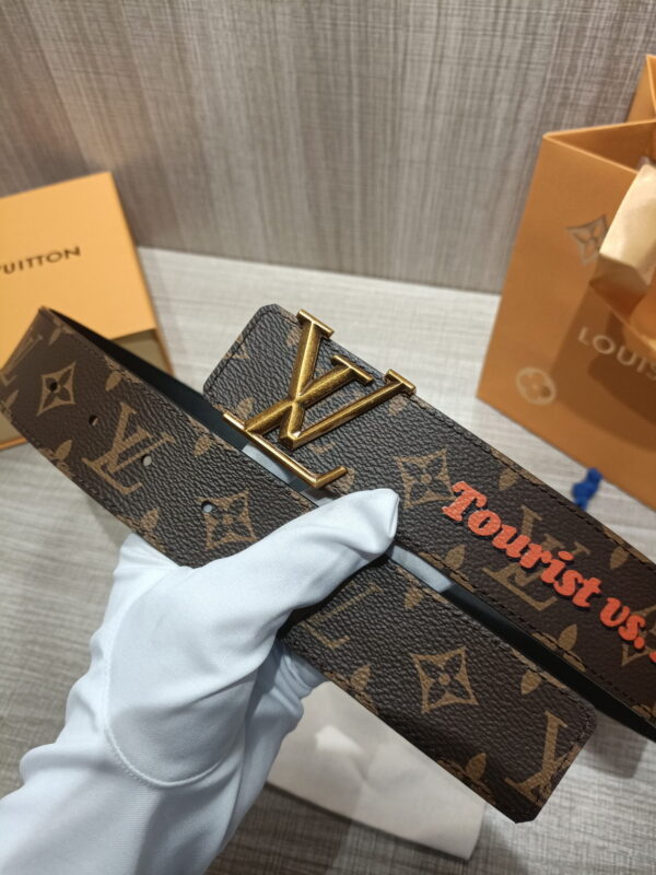 1:1 Replica Louis Vuitton Iconic Reversible LV Belt Brown LV Women Belt