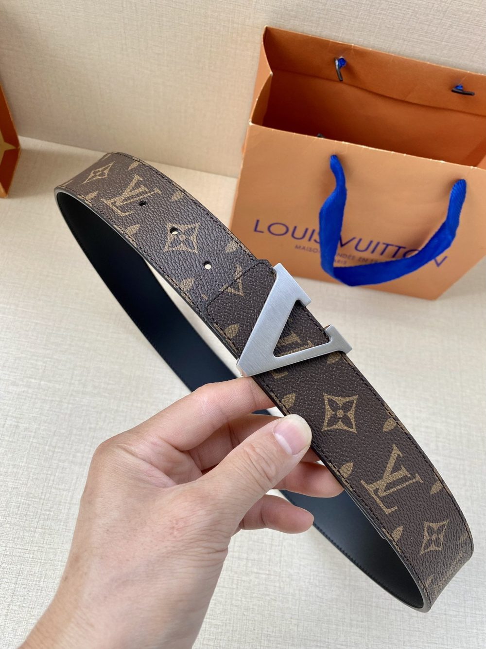 1:1 Replica Louis Vuitton Iconic Reversible LV Belt Brown LV Women Belt - Image 3
