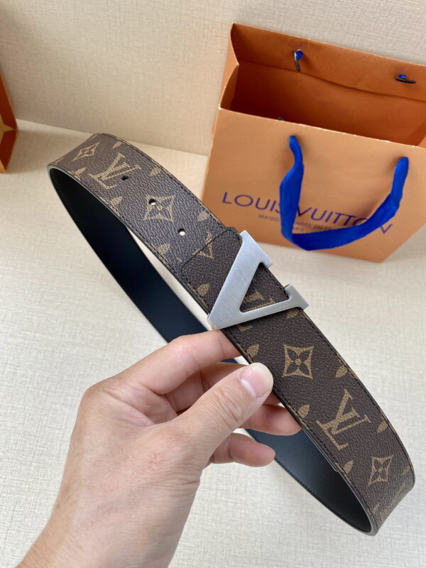 1:1 Replica Louis Vuitton Iconic Reversible LV Belt Brown LV Women Belt