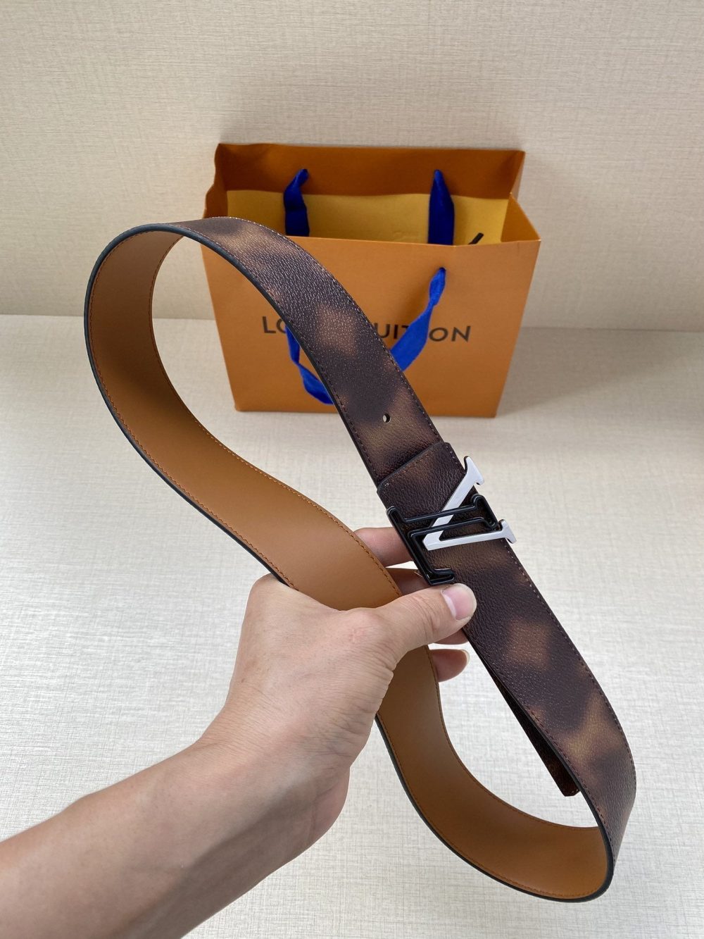 1:1 Replica Louis Vuitton Iconic Reversible LV Belt Brown LV Women Belt - Image 3