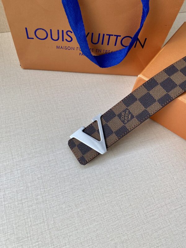 1:1 Replica Louis Vuitton Iconic Reversible LV Belt Brown LV Women Belt