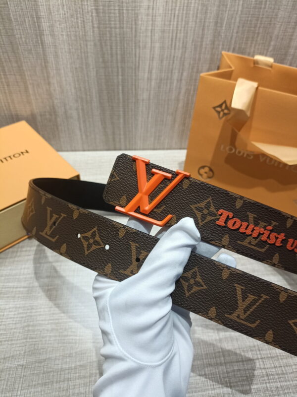 1:1 Replica Louis Vuitton Iconic Reversible LV Belt Brown LV Women Belt