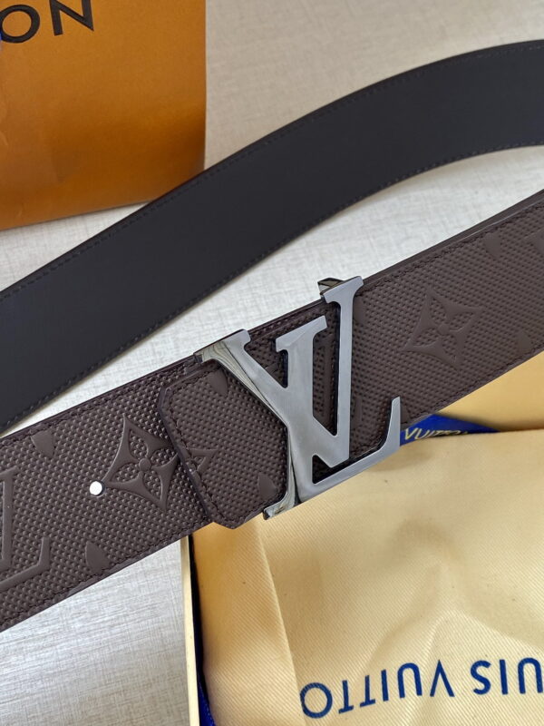 1:1 Replica Louis Vuitton Iconic Reversible LV Belt Brown LV Women Belt