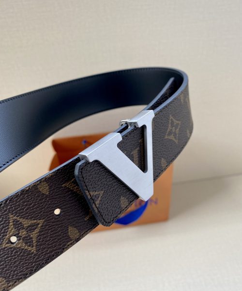 1:1 Replica Louis Vuitton Iconic Reversible LV Belt Brown LV Women Belt