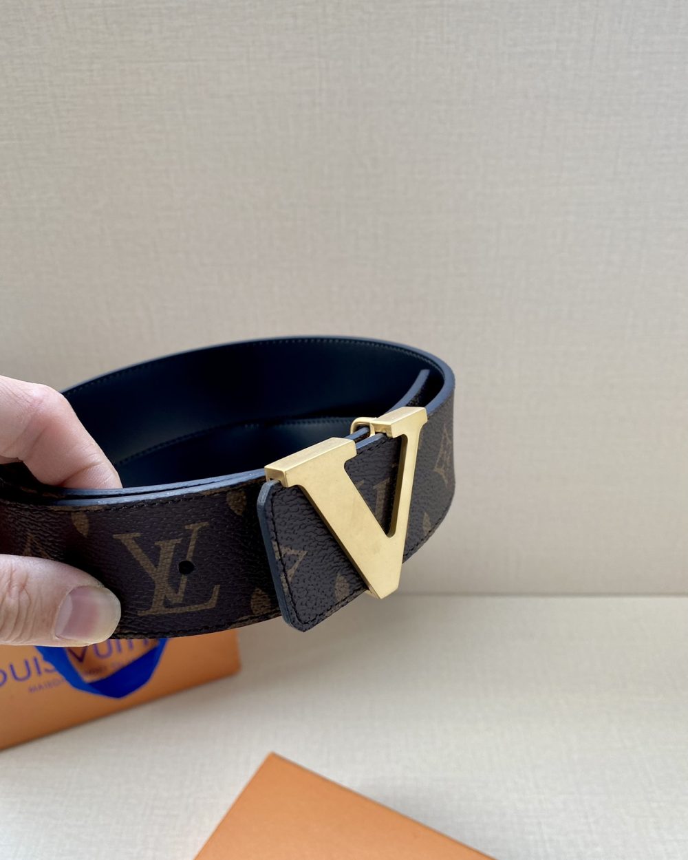 1:1 Replica Louis Vuitton Iconic Reversible LV Belt Brown LV Women Belt