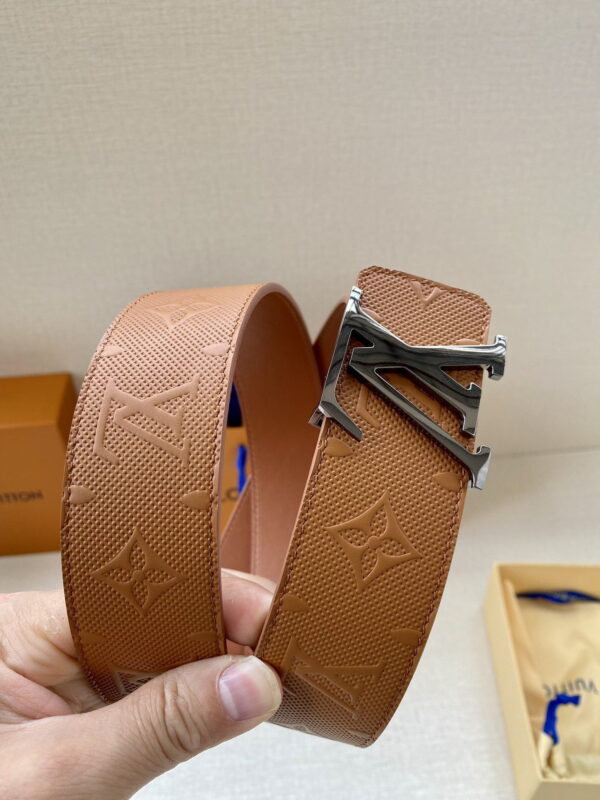 1:1 Replica Louis Vuitton Iconic Reversible LV Belt Brown LV Women Belt