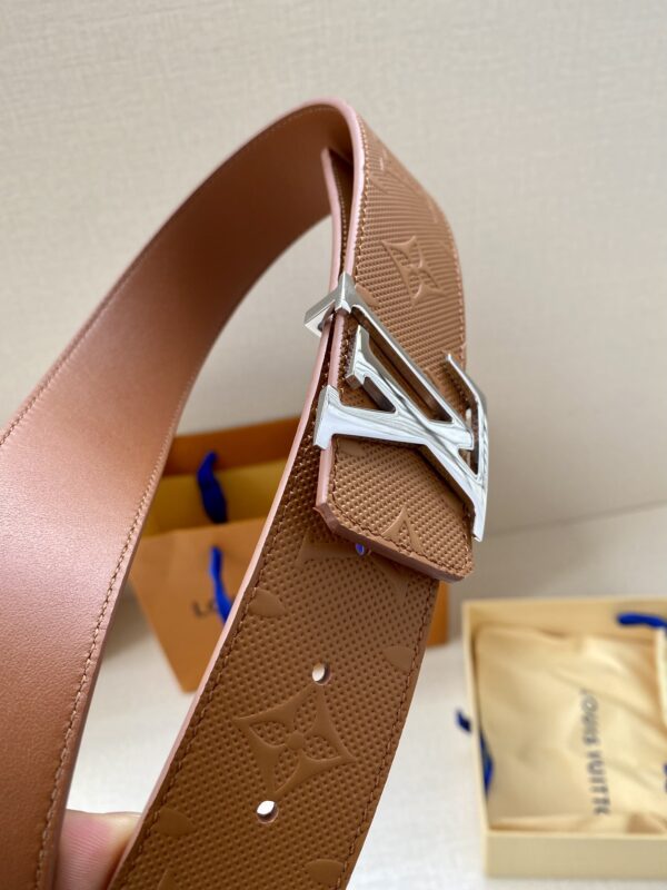 1:1 Replica Louis Vuitton Iconic Reversible LV Belt Brown LV Women Belt