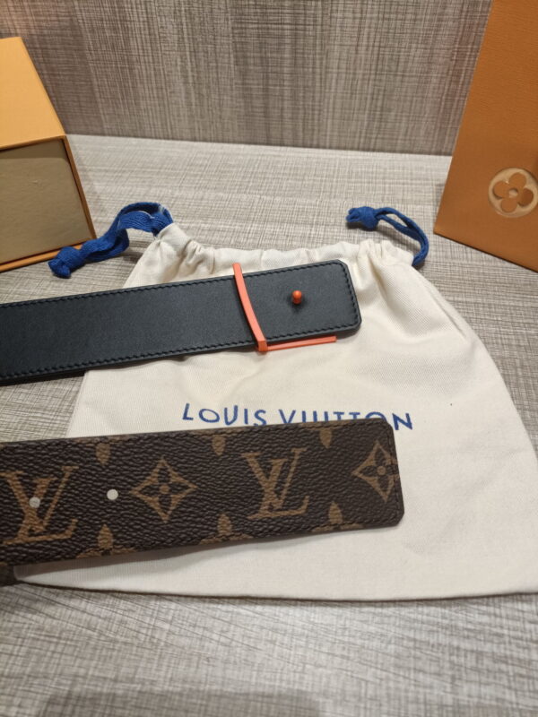 1:1 Replica Louis Vuitton Iconic Reversible LV Belt Brown LV Women Belt