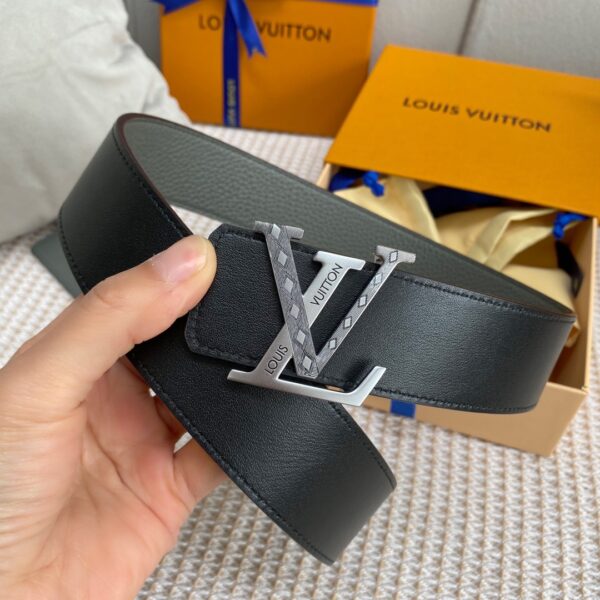 1:1 Replica Louis Vuitton Iconic Reversible LV Belt Grey LV Women Belt