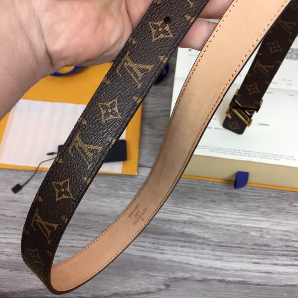1:1 Replica Louis Vuitton Initiales LV Belt Monogram Canvas Brown With Gold Metal Buckle LV Women Belt