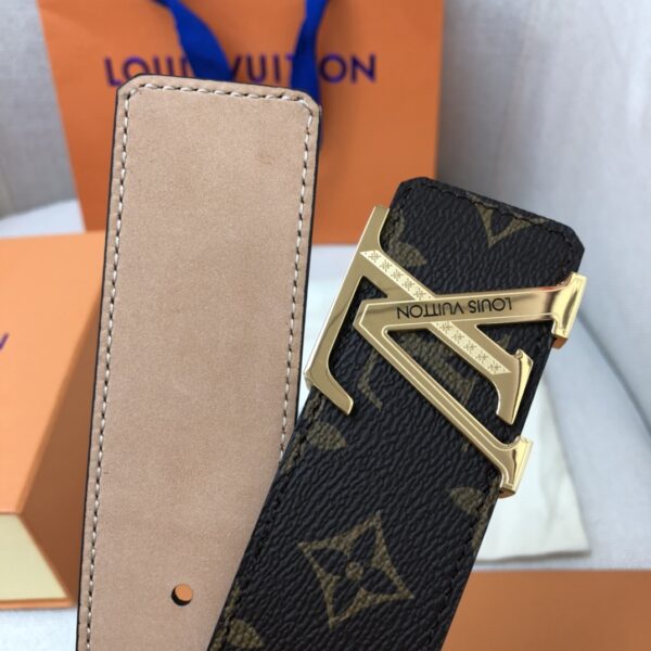 1:1 Replica Louis Vuitton Initiales LV Belt Monogram Canvas Gold Toned Hardware, LV Women Belt