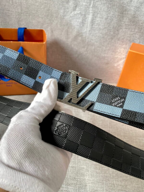 1:1 Replica Louis Vuitton Initiales Reversible LV Belt Damier Graphite Giant Blue LV Women Belt
