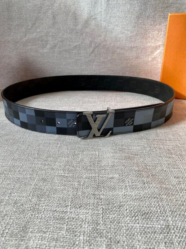 1:1 Replica Louis Vuitton Initiales Reversible LV Belt Damier Graphite Giant Blue LV Women Belt