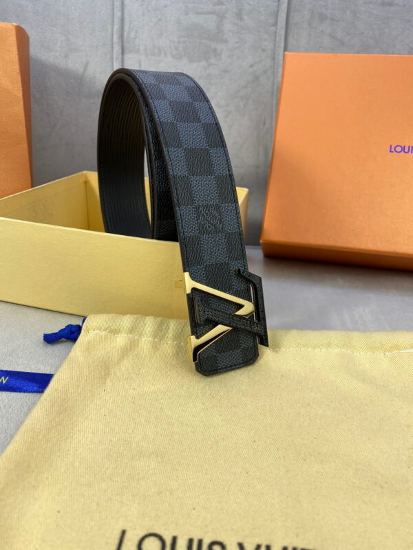 1:1 Replica Louis Vuitton Initiales Reversible LV Belt Damier Graphite with Black/Gold Toned Hardware LV Women Belt