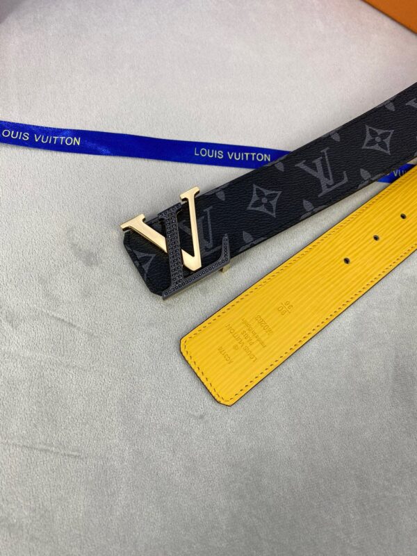 1:1 Replica Louis Vuitton Initiales Reversible LV Belt Monogram Eclipse Monogram with Black/Gold Toned Hardware LV Women Belt