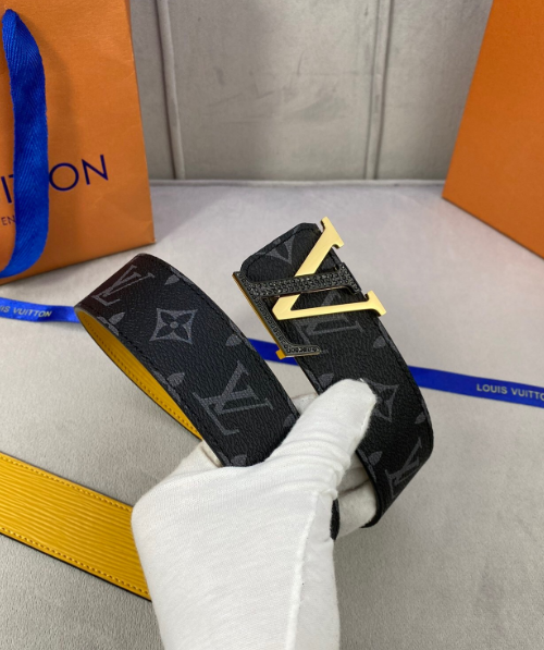1:1 Replica Louis Vuitton Initiales Reversible LV Belt Monogram Eclipse Monogram with Black/Gold Toned Hardware LV Women Belt