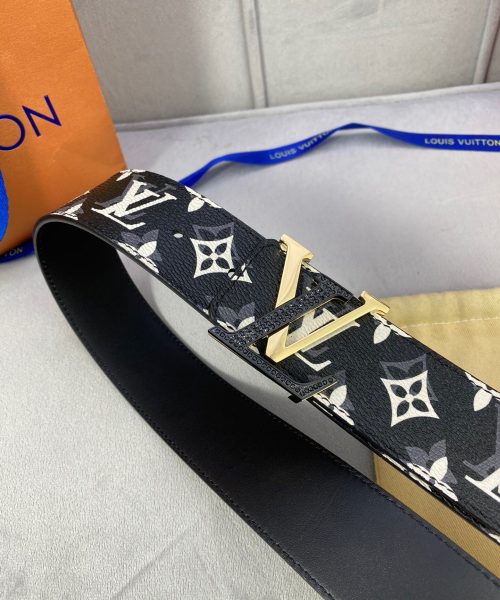 1:1 Replica Louis Vuitton Initiales Reversible LV Belt Monogram with Black/Gold Toned Hardware LV Women Belt