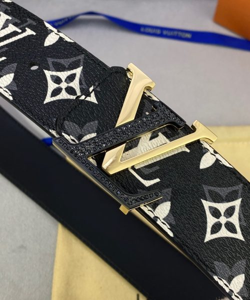 1:1 Replica Louis Vuitton Initiales Reversible LV Belt Monogram with Black/Gold Toned Hardware LV Women Belt