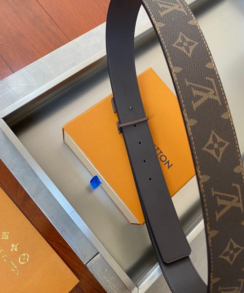 1:1 Replica Louis Vuitton Initiales Reversible LV Belt Monogram with Brown Toned Hardware LV Women Belt