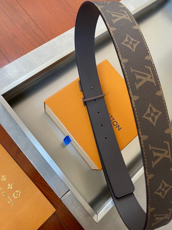 1:1 Replica Louis Vuitton Initiales Reversible LV Belt Monogram with Brown Toned Hardware LV Women Belt