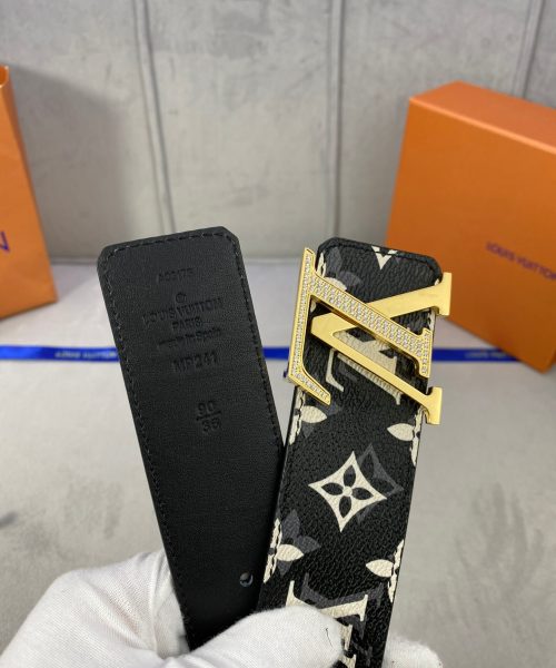 1:1 Replica Louis Vuitton Initiales Reversible LV Belt Monogram with Gold Toned Hardware LV Women Belt