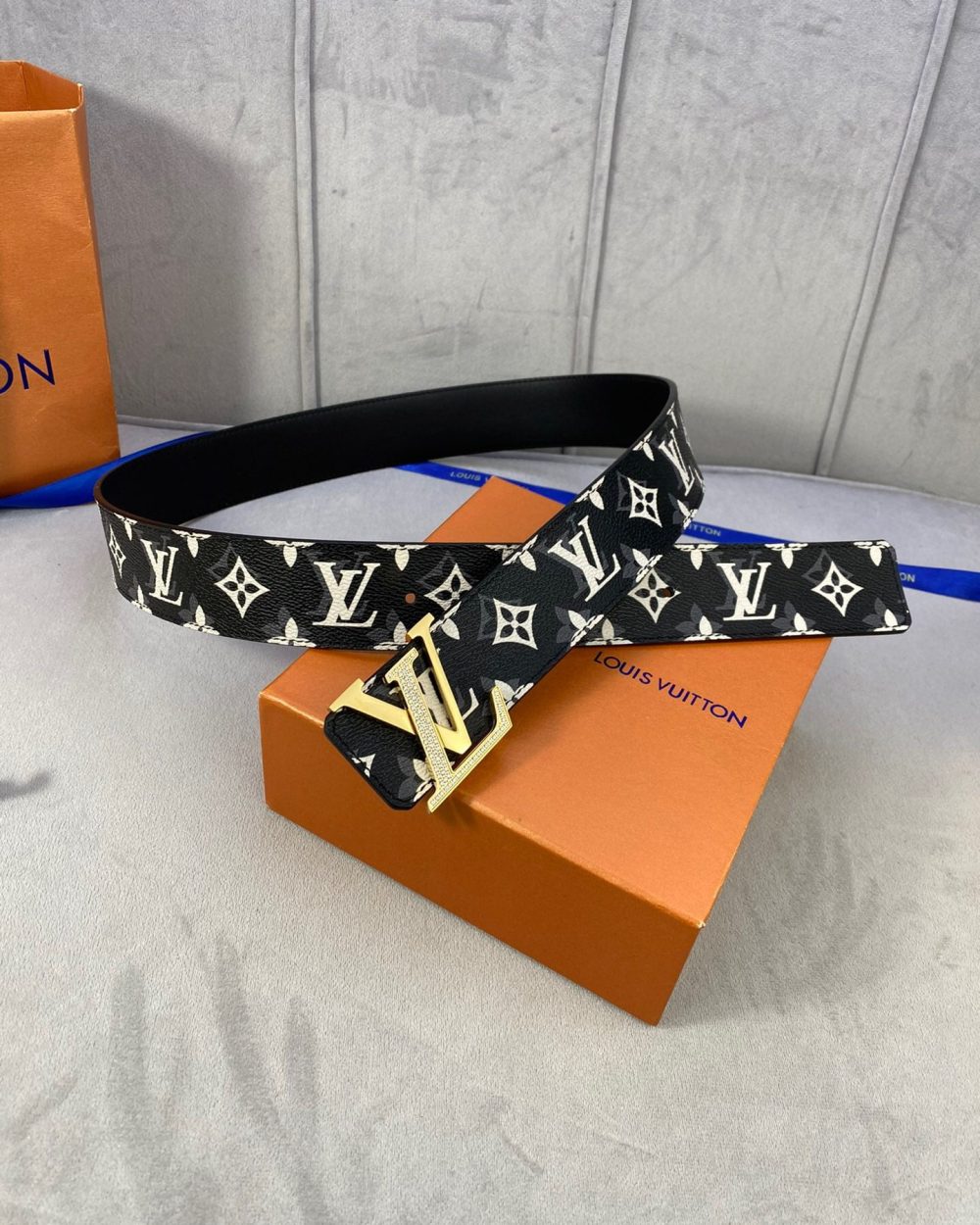 1:1 Replica Louis Vuitton Initiales Reversible LV Belt Monogram with Gold Toned Hardware LV Women Belt