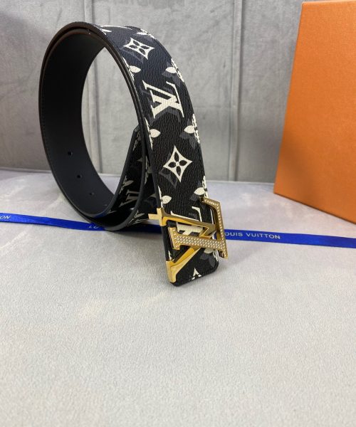 1:1 Replica Louis Vuitton Initiales Reversible LV Belt Monogram with Gold Toned Hardware LV Women Belt