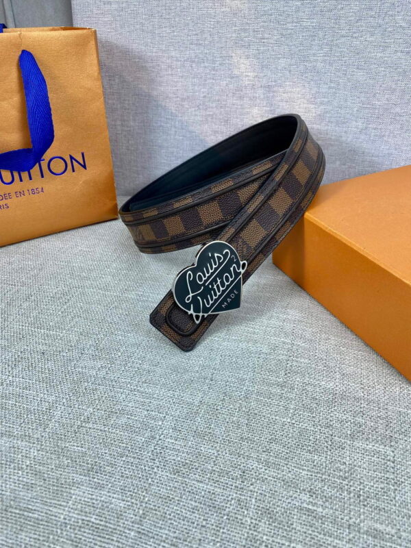 1:1 Replica Louis Vuitton Initiales Reversible LV Belt Monogram with Silver Toned Hardware LV Women Belt