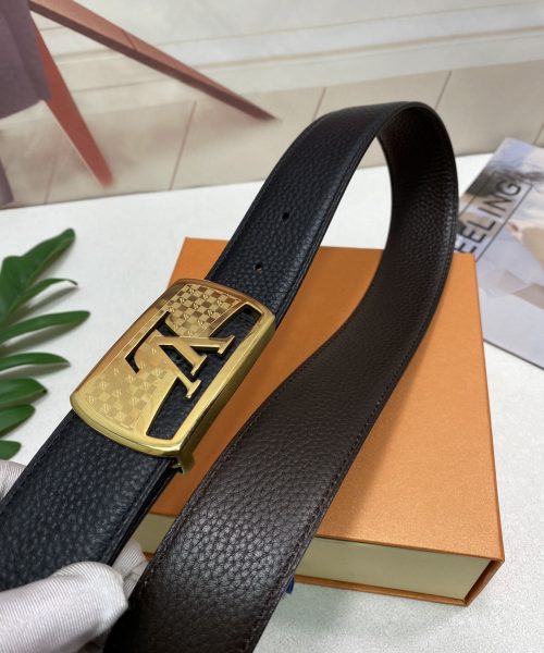 1:1 Replica Louis Vuitton Initiales Reversible LV Belt with Gold Toned Hardware LV Women Belt