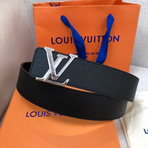 1:1 Replica Louis Vuitton Initiales Reversible LV Belt with Silver Hardware LV Women Belt LV